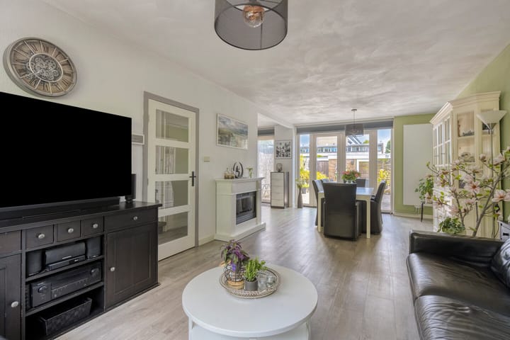 Tussenwoning te koop: Kometenlaan 142, Bilthoven