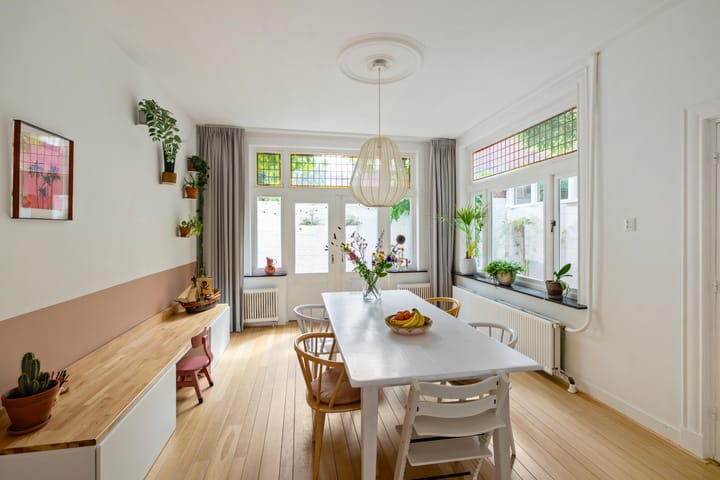 Photo 2 of Wassenberghstraat 18