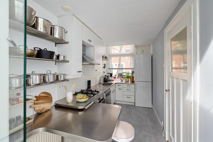 Photo 4 of Wassenberghstraat 18
