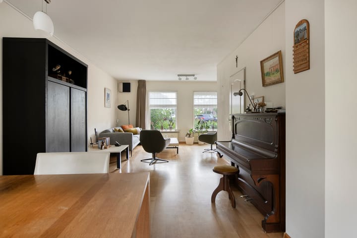 Tussenwoning te koop: Valeriaanstraat 26, Terneuzen
