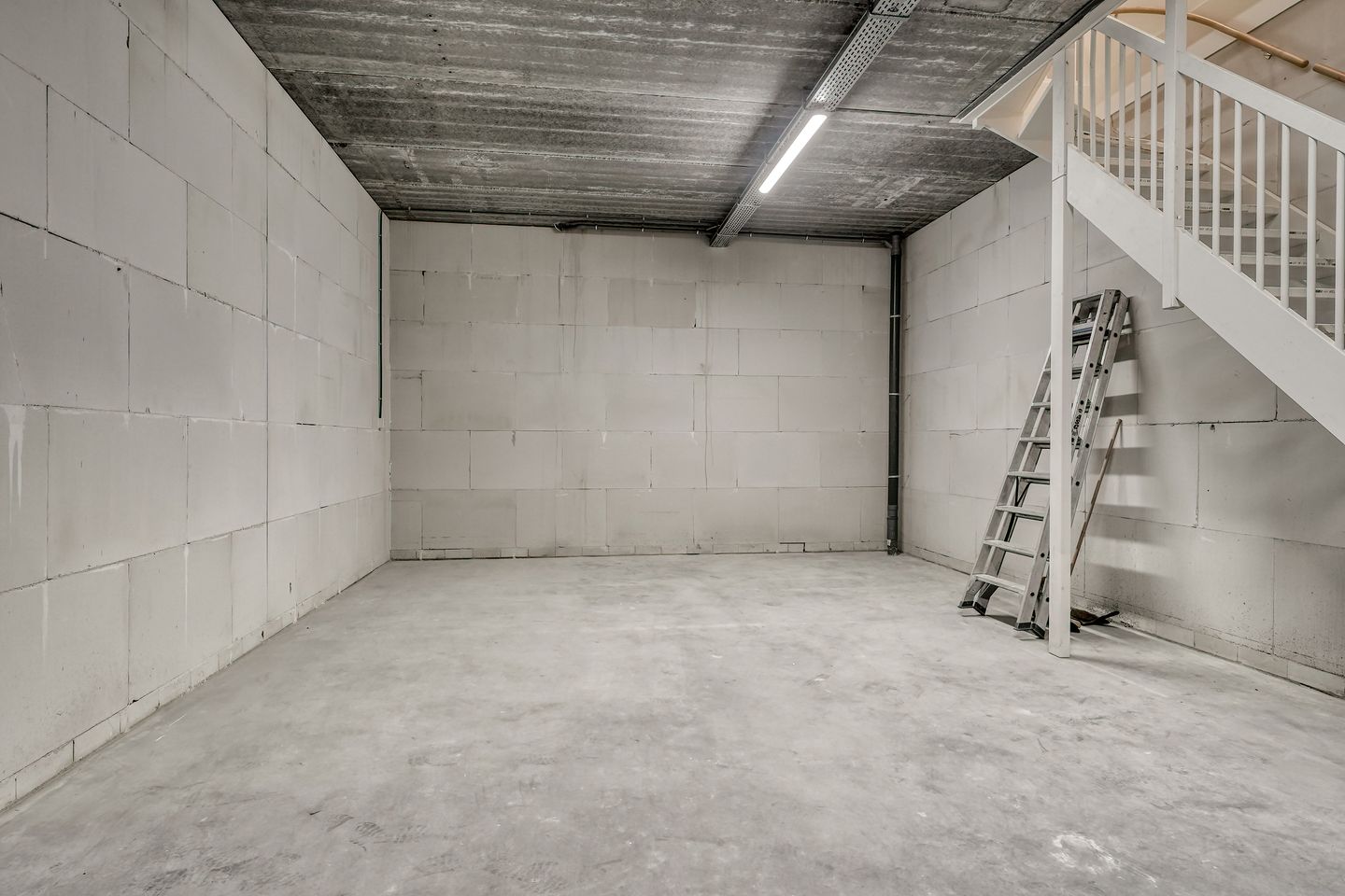 View photo 4 of Industrieweg 12-C