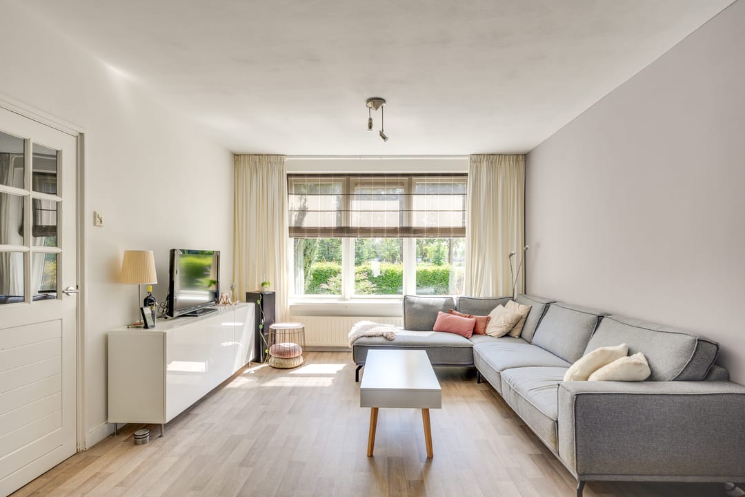 Photo 2 of van Weerden Poelmanstraat 30