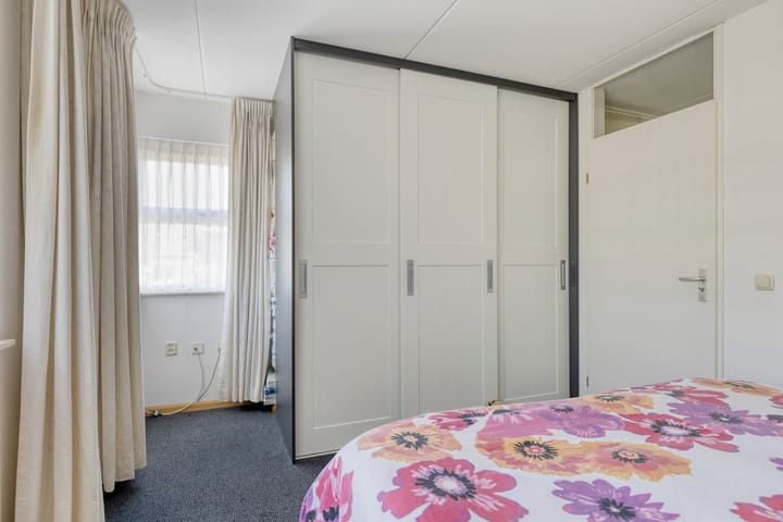 Twee-onder-één-kap te koop: Leeuwenborchweide 40, Helmond