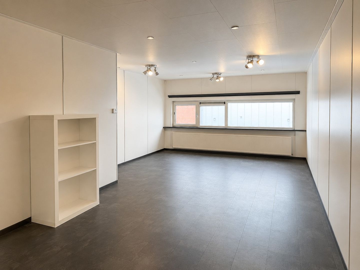 View photo 4 of Witte Vlinderweg 21-G