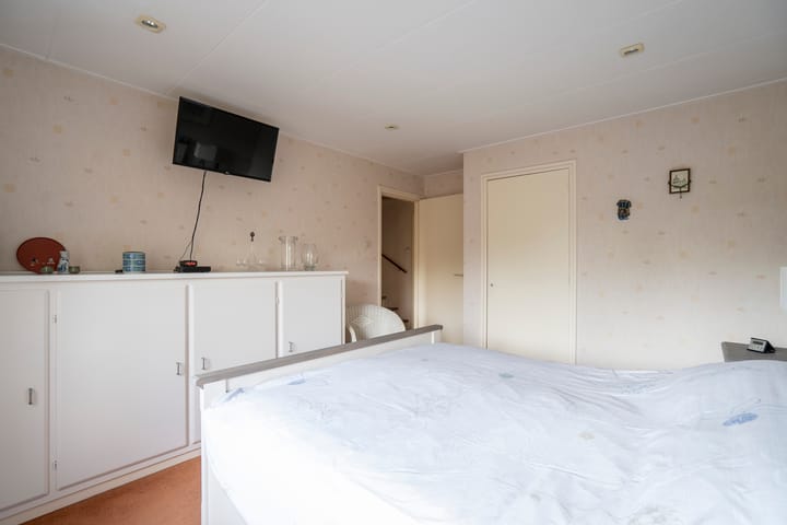 Twee-onder-één-kap te koop: Oud Schaik 68, Leerdam