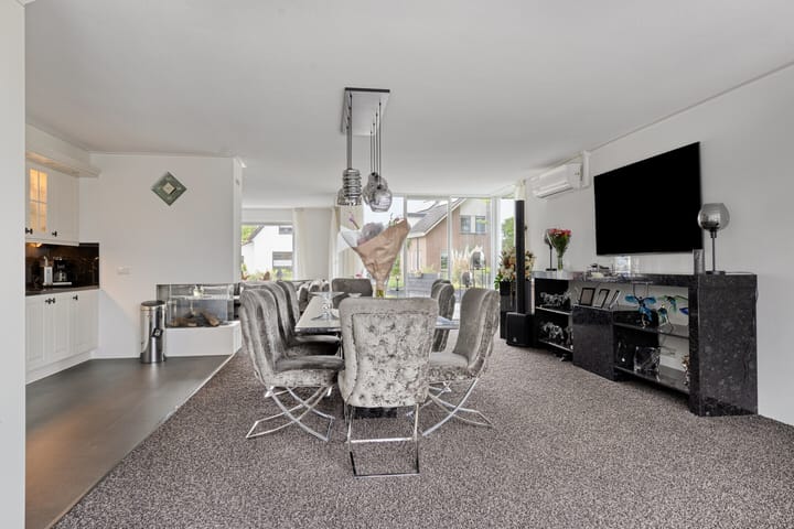 Vrijstaande woning te koop: Heukelenseweg 21, Deventer