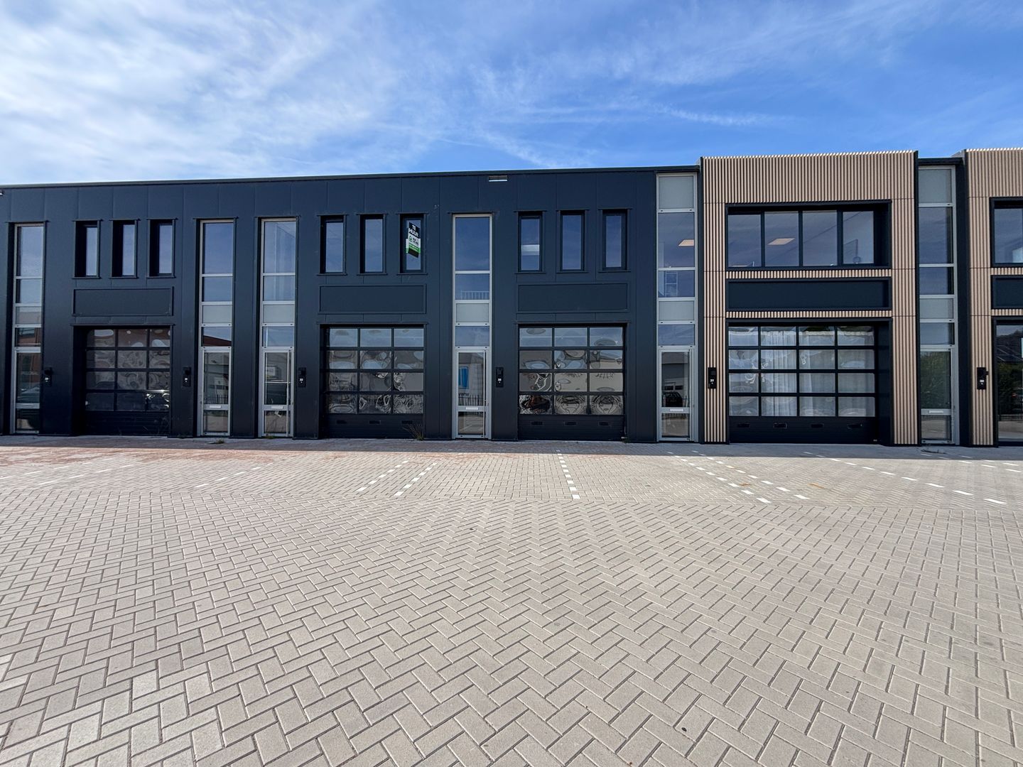 View photo 2 of Afmijnstraat 35