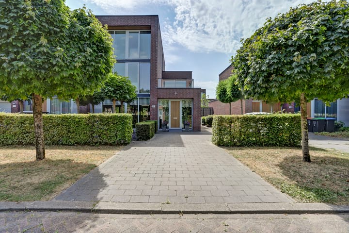 Twee-onder-één-kap te koop: Het Kwatrijn 10, Ridderkerk