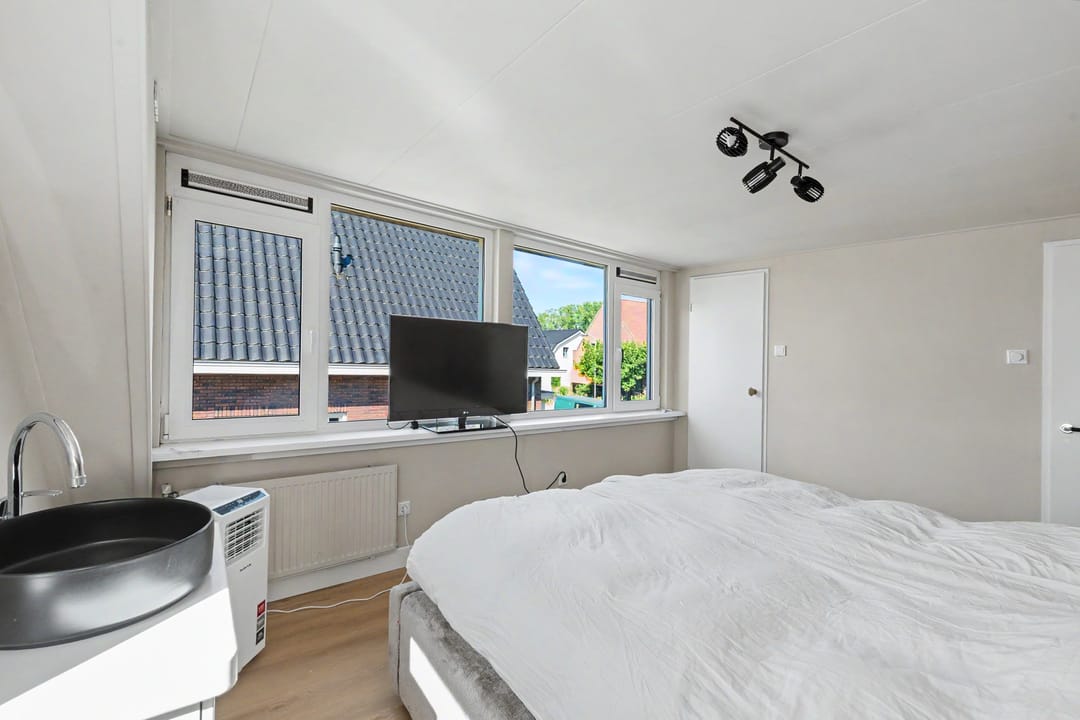 Photo 16 of Tielsestraat 21