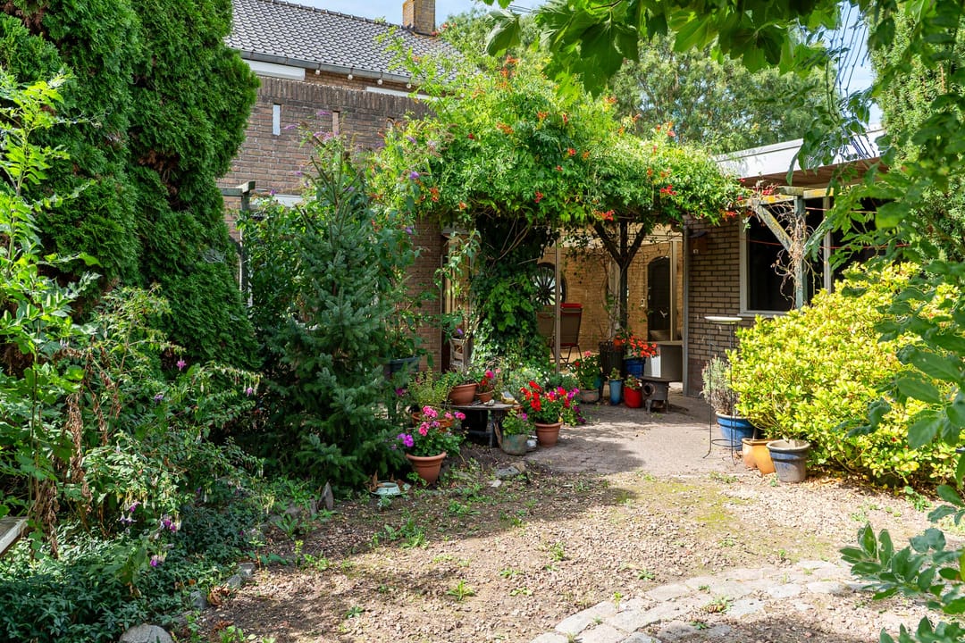 Foto 43 van Pastoor Antoniusstraat 1