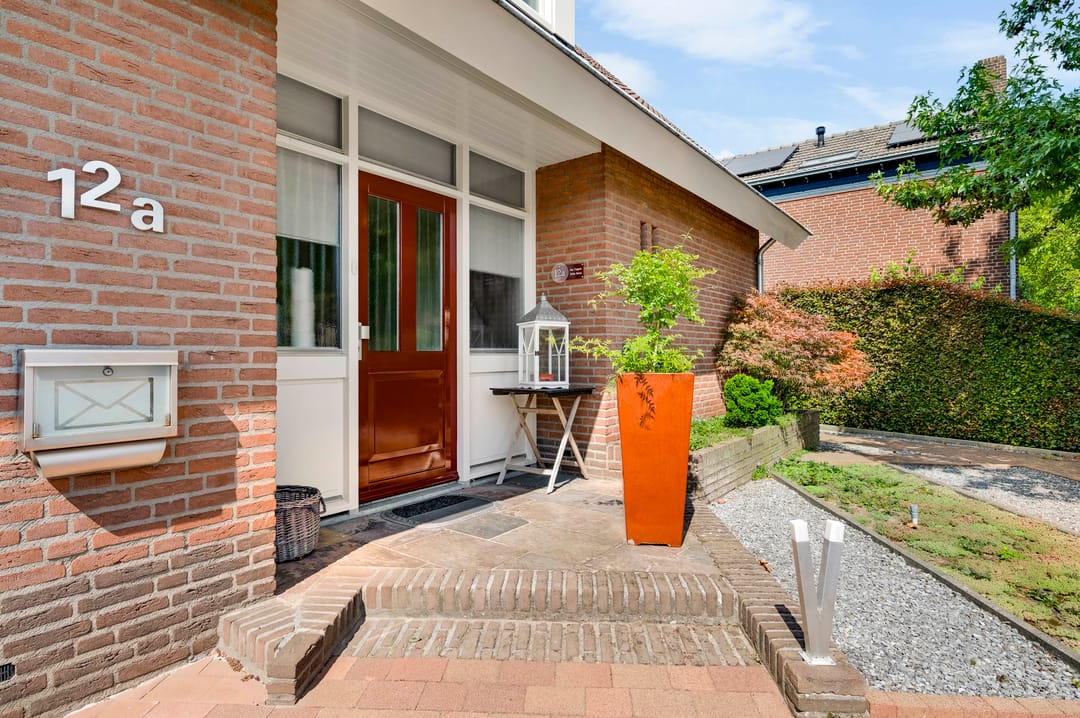 Photo 13 of Helmesstraat 12-A