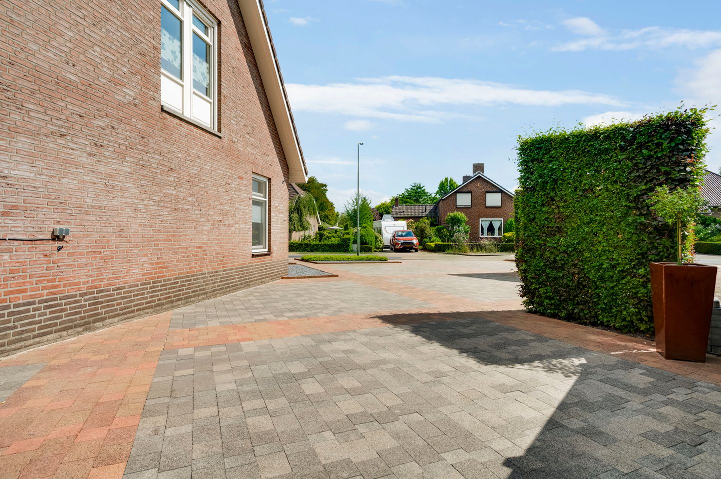 Photo 14 of Helmesstraat 12-A
