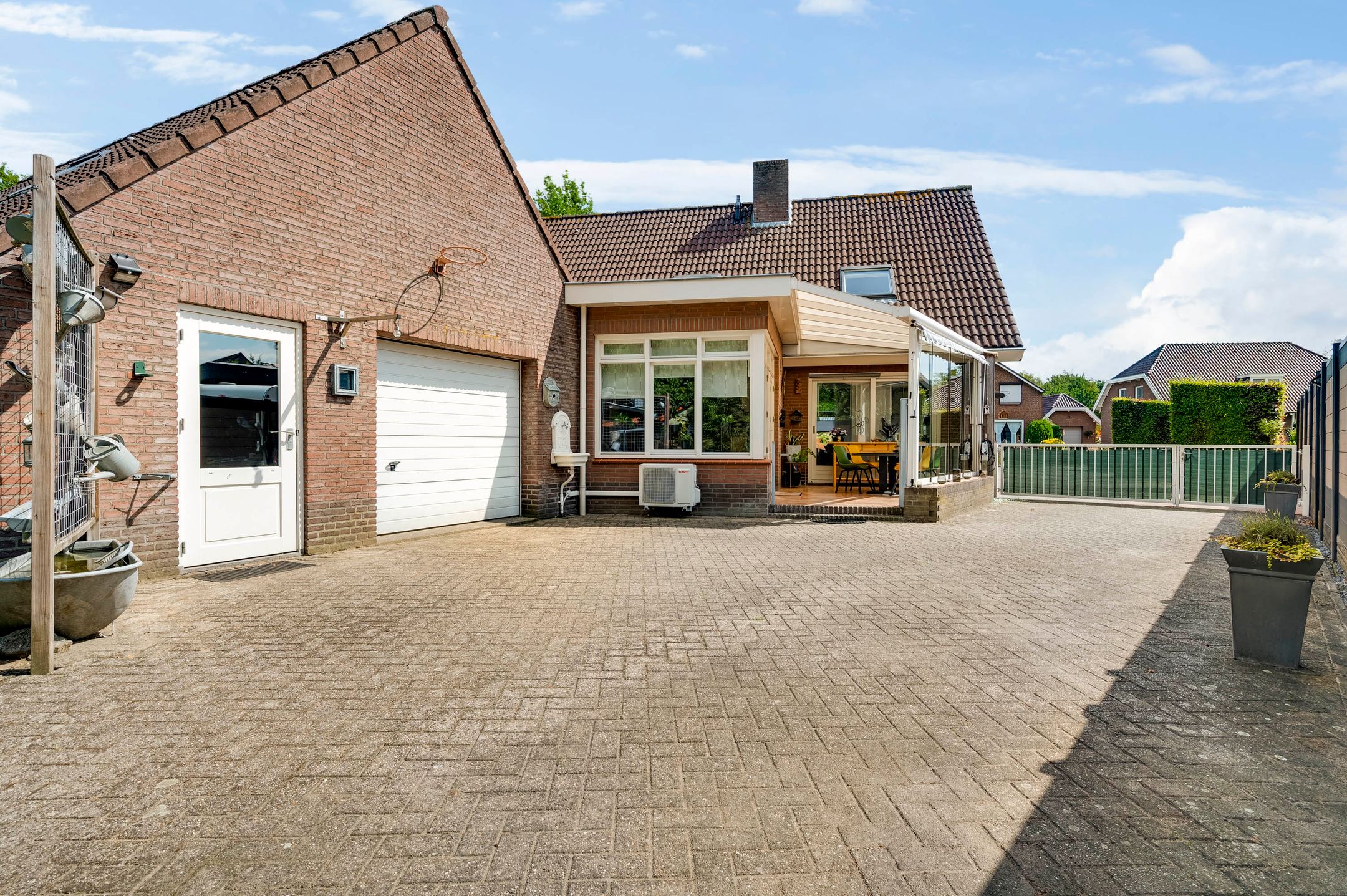 Photo 48 of Helmesstraat 12-A