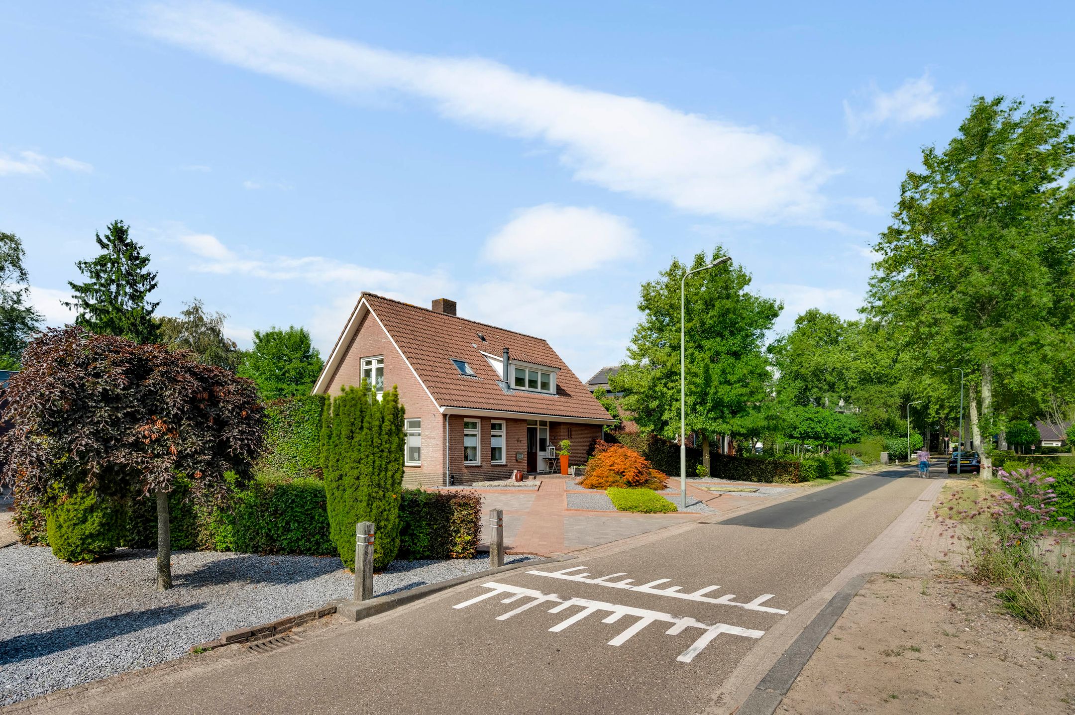 Photo 9 of Helmesstraat 12-A