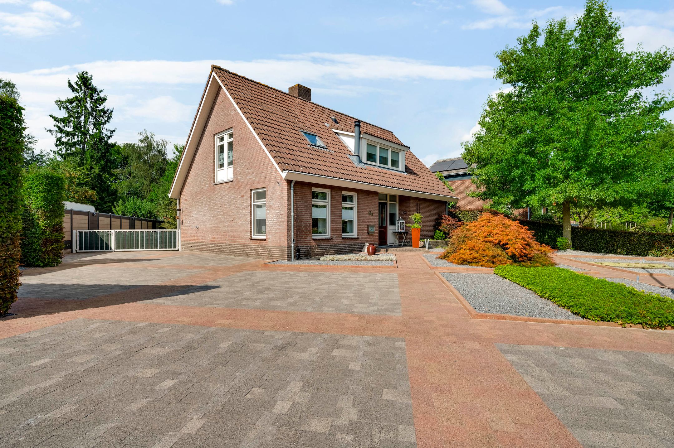 Photo 12 of Helmesstraat 12-A