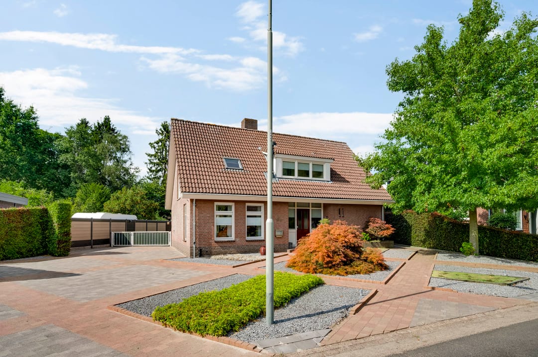 Photo 7 of Helmesstraat 12-A