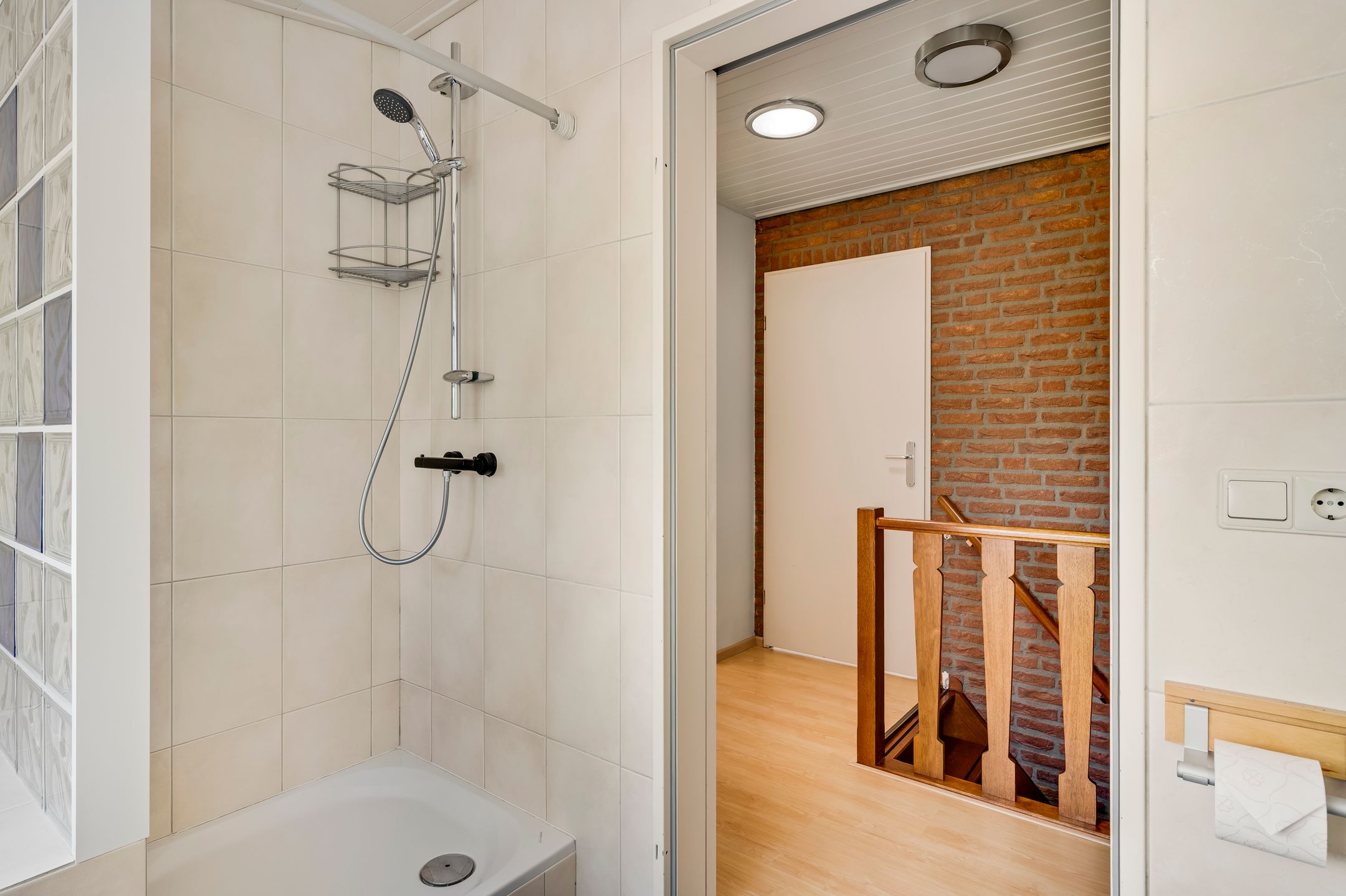 Photo 72 of Helmesstraat 12-A