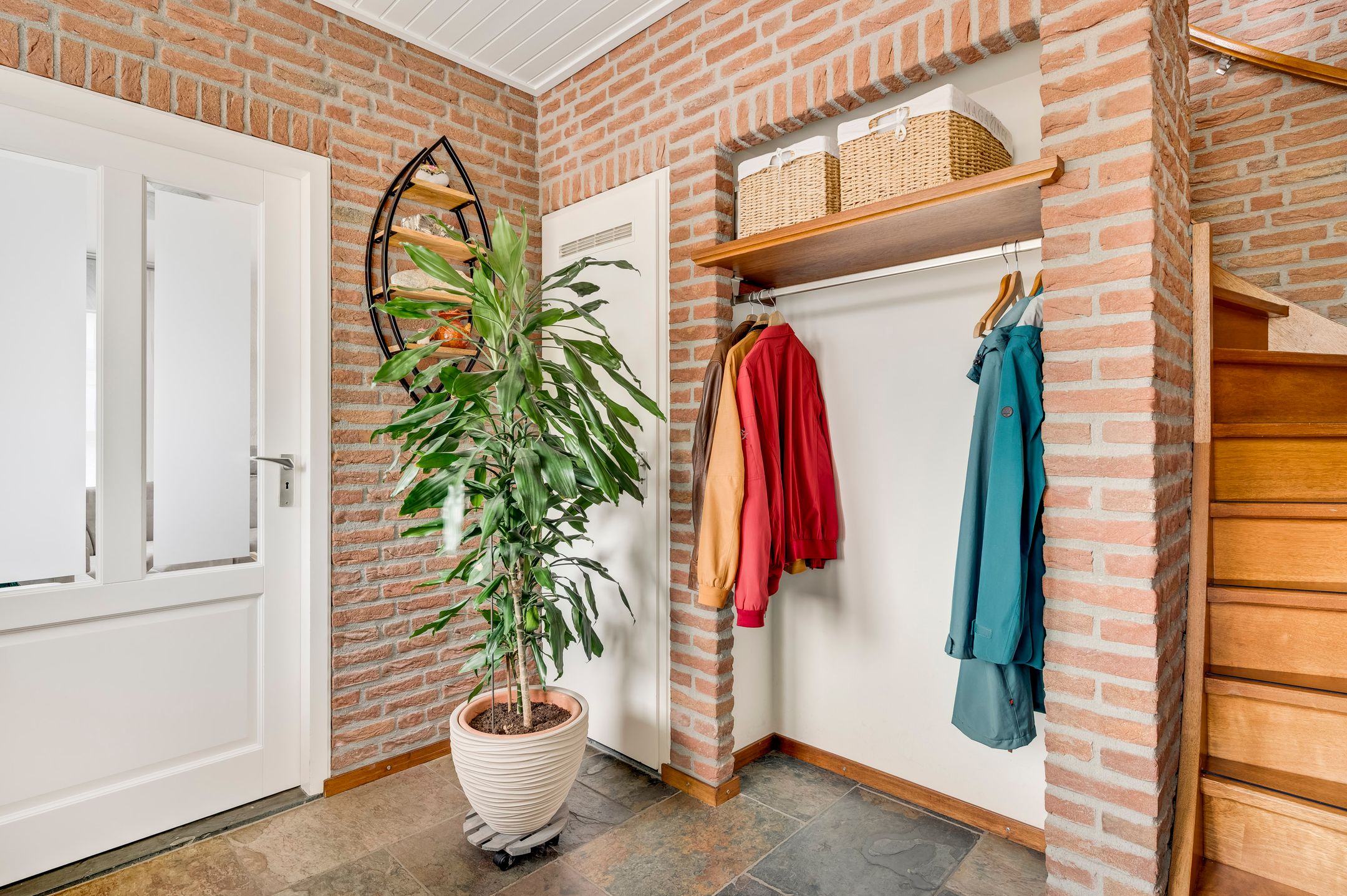 Photo 18 of Helmesstraat 12-A