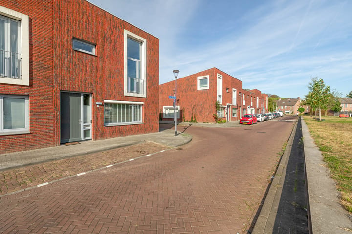 Foto 3 van Cornelis van Uitgeeststraat 15