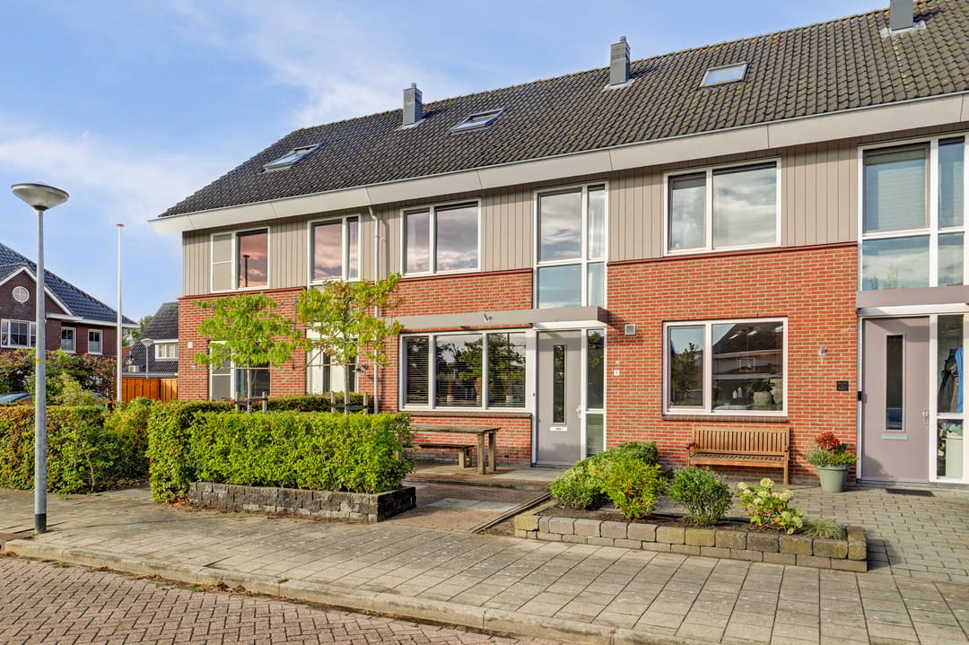 Foto 1 van Zwanebloem 4