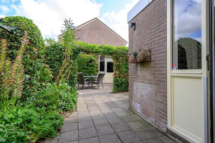 Hoekwoning te koop: Rembrandtlaan 68, Schagen