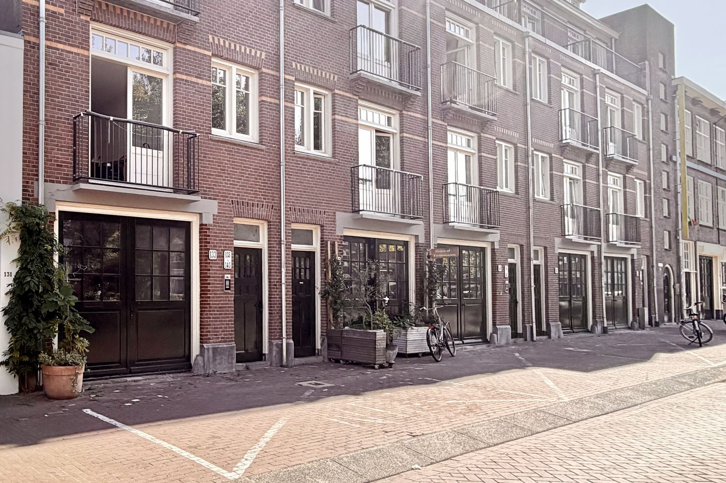 View photo 2 of Jan Hanzenstraat 133