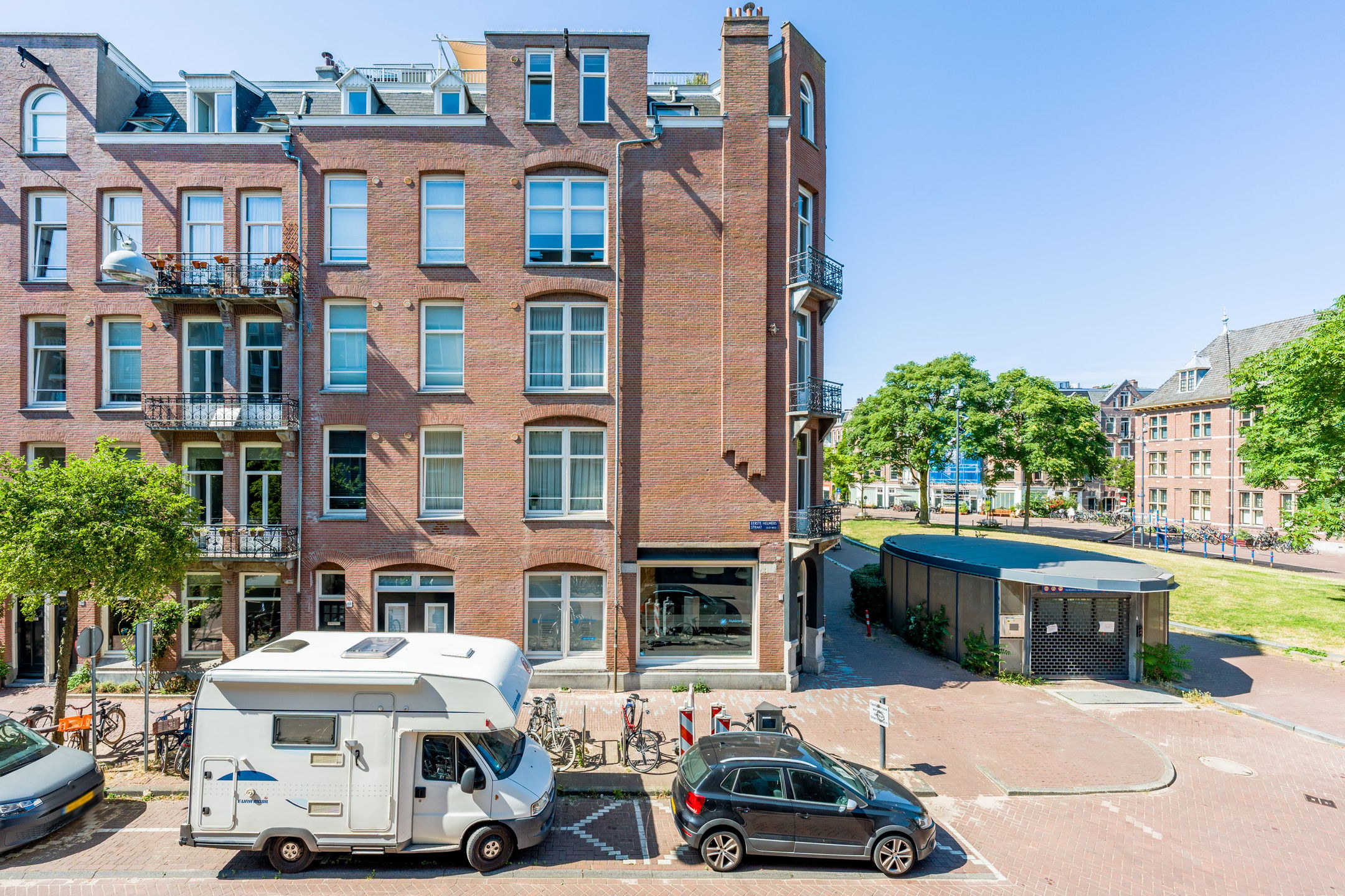 Photo 39 of Eerste Helmersstraat 198-4