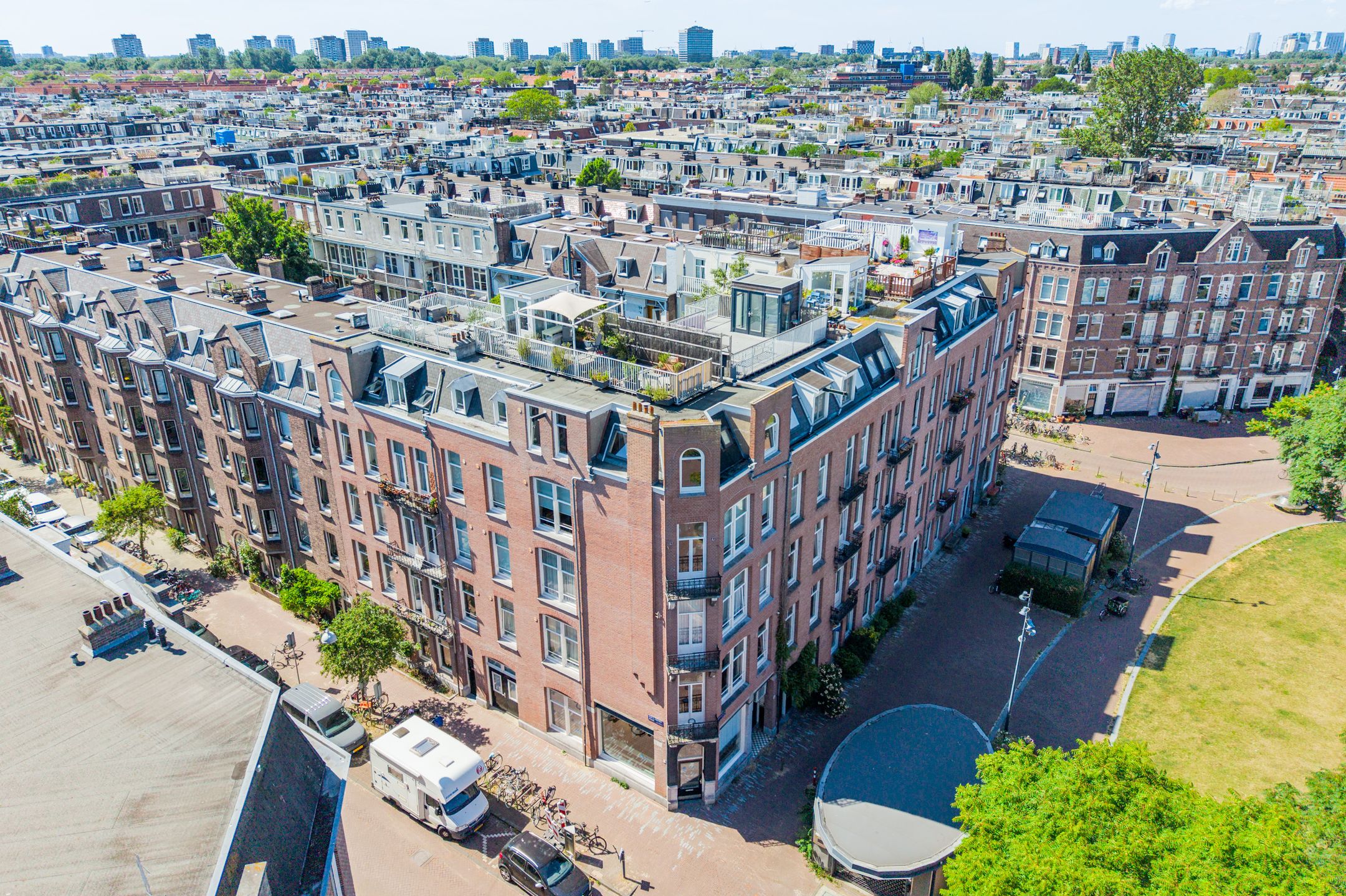 Photo 42 of Eerste Helmersstraat 198-4