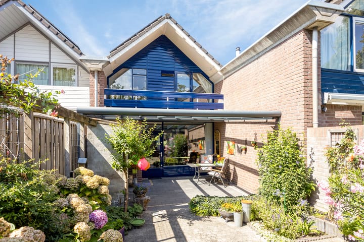 Tussenwoning te koop: Eikakkerhoeven 90, Rosmalen