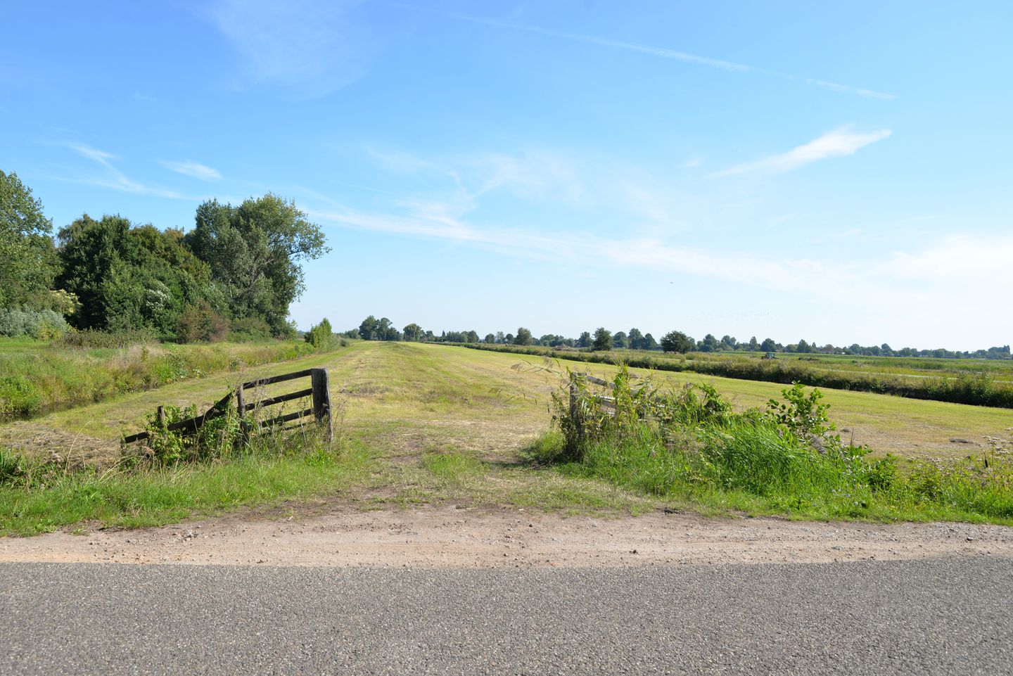 Bekijk foto 1 van Nedereindse Vaartkade