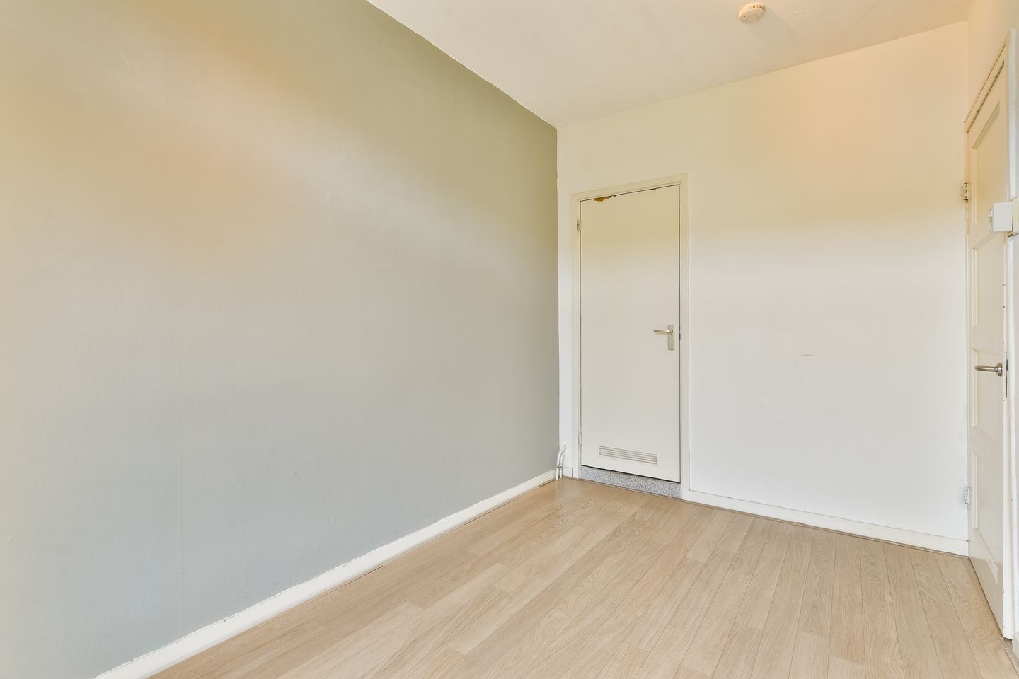 Photo 10 of Orteliusstraat 114-2