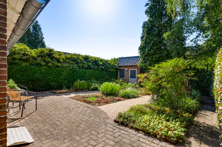Hoekwoning te koop: Pater van den Heuvelstraat 6, Roermond