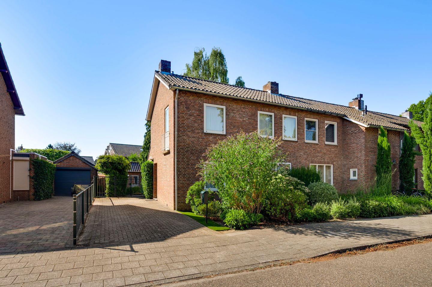 Photo 1 of Pater van den Heuvelstraat 6