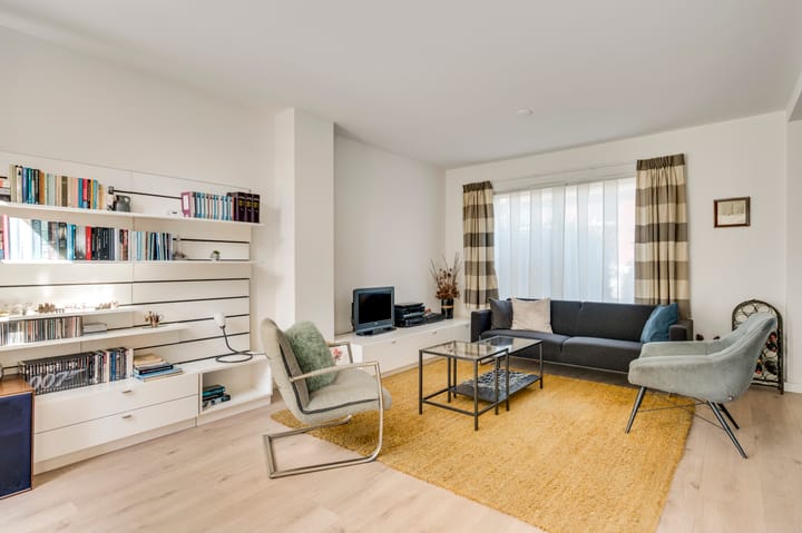 Hoekwoning te koop: Pater van den Heuvelstraat 6, Roermond