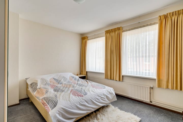Hoekwoning te koop: Pater van den Heuvelstraat 6, Roermond