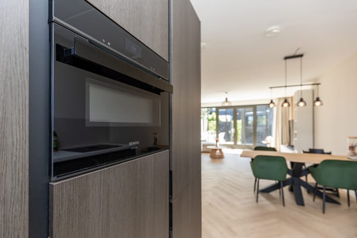 Tussenwoning te koop: Nobellaan 184, Almere