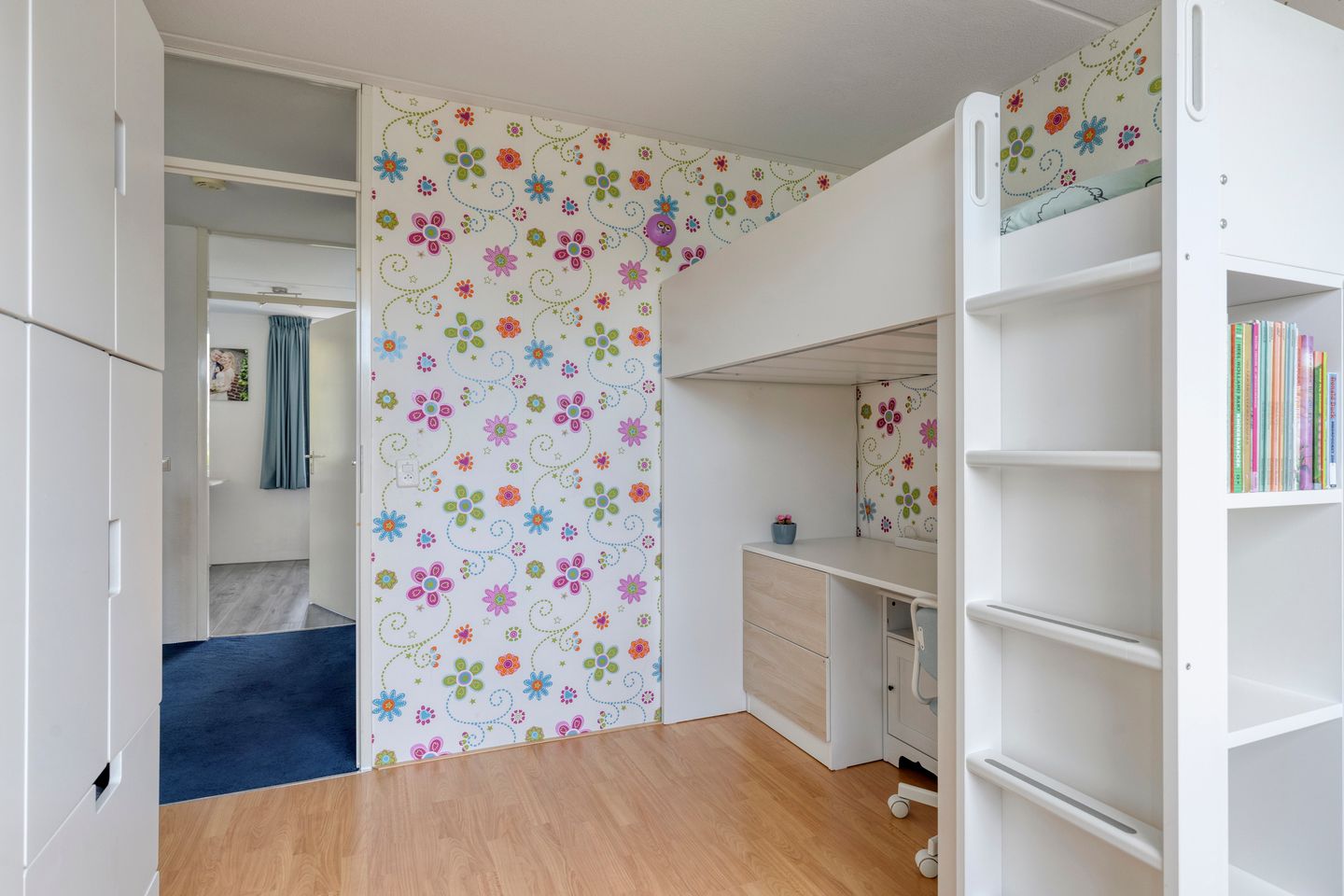 Photo 19 of Wim Sonneveldstraat 32