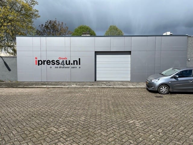 Bekijk foto 2 van Valkenjachtstraat 25-27