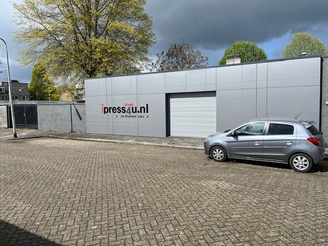 Bekijk foto 1 van Valkenjachtstraat 25-27