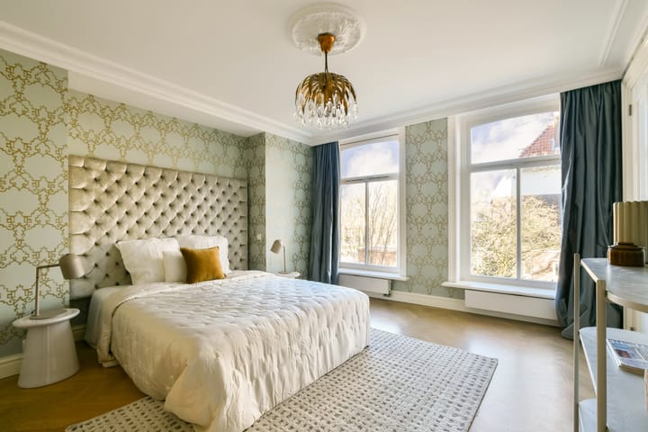 Vrijstaande woning te koop: Raadhuislaan 2, Abcoude