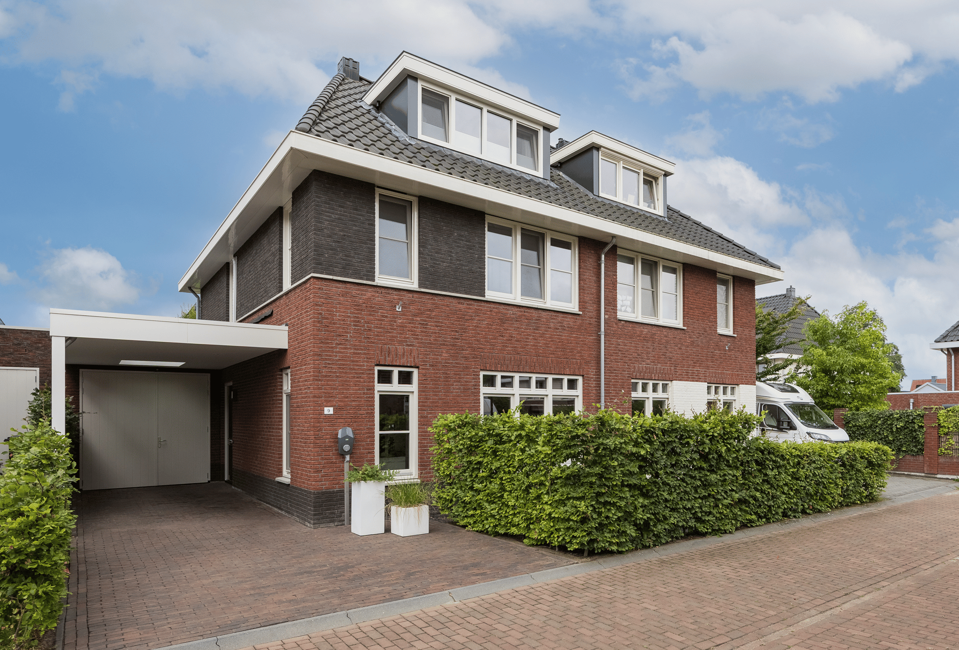 Vrouwenmantelstraat 9
