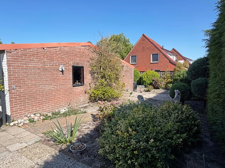 Twee-onder-één-kap te koop: Hoofdweg 21, Coevorden