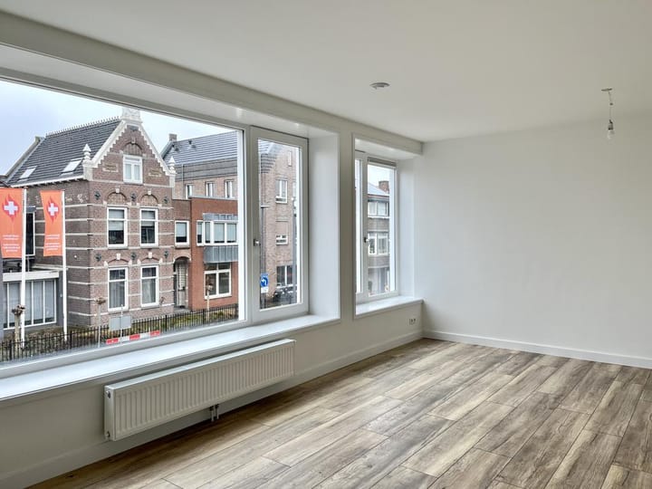 Photo 2 of Zeestraat 24-B