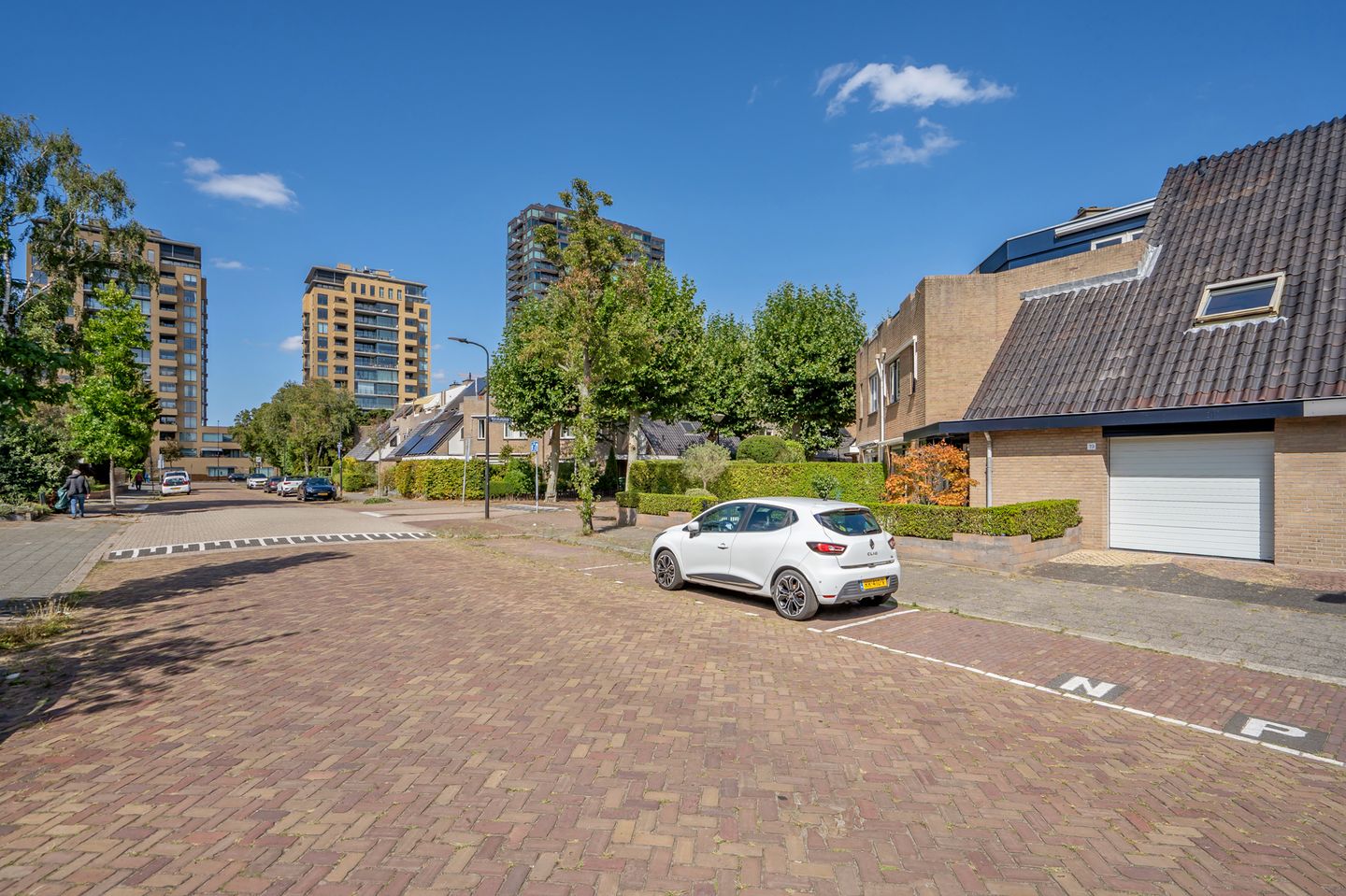 Photo 49 of Bertha von Suttnerstraat 17