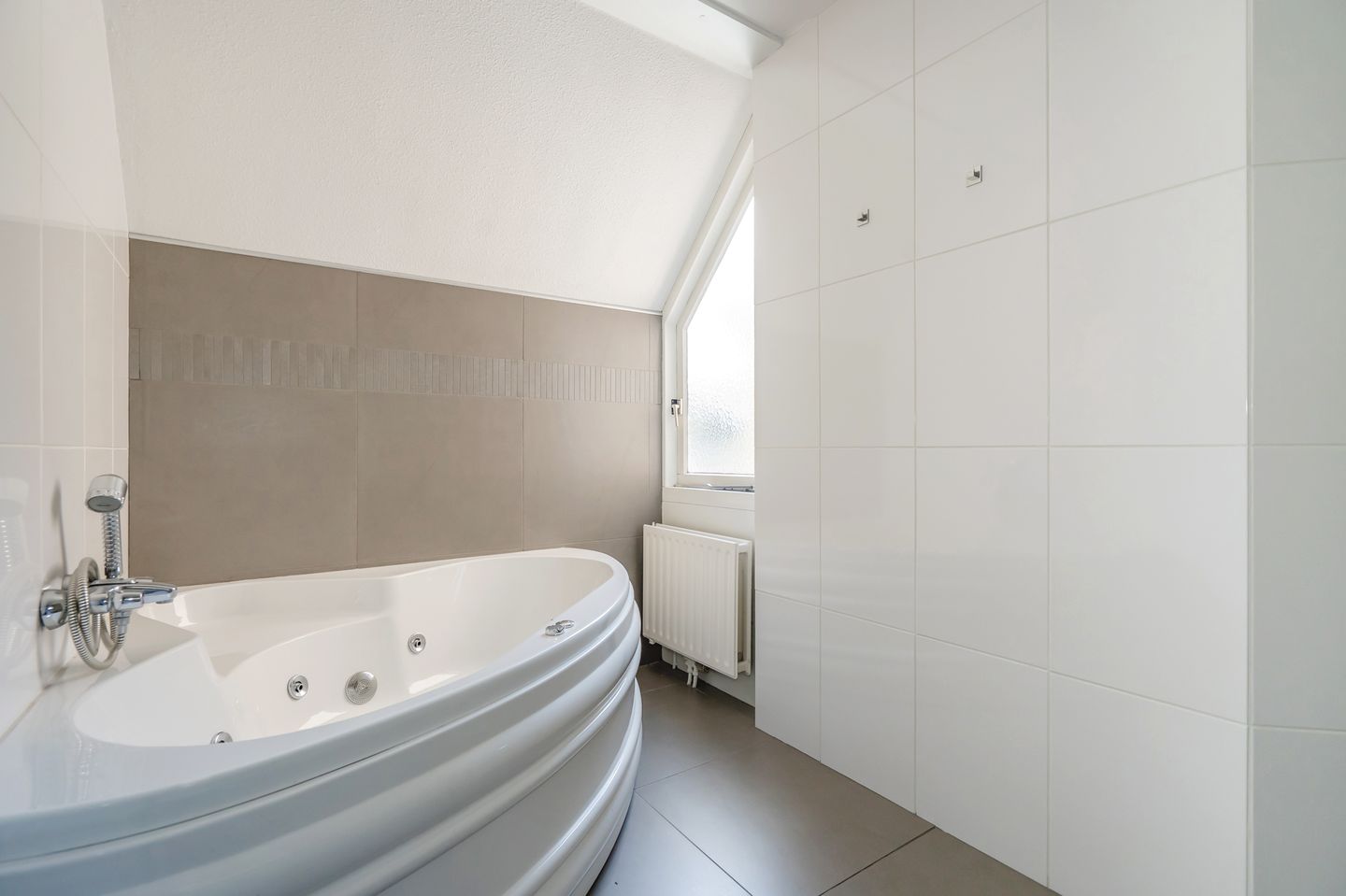 Photo 29 of Bertha von Suttnerstraat 17