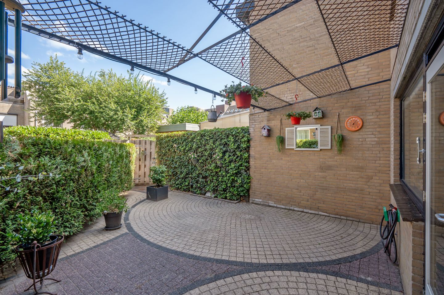 Photo 19 of Bertha von Suttnerstraat 17