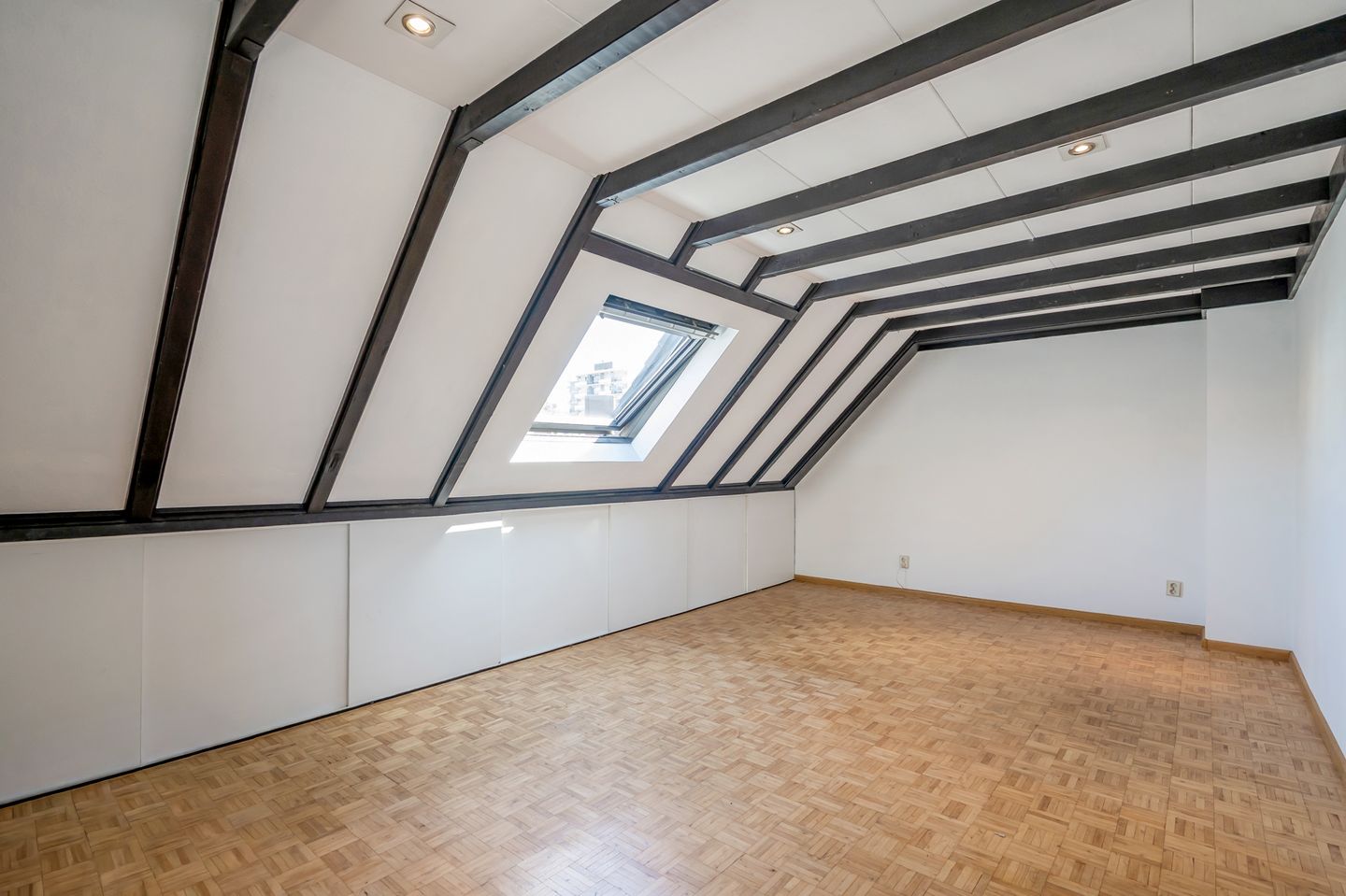 Photo 44 of Bertha von Suttnerstraat 17