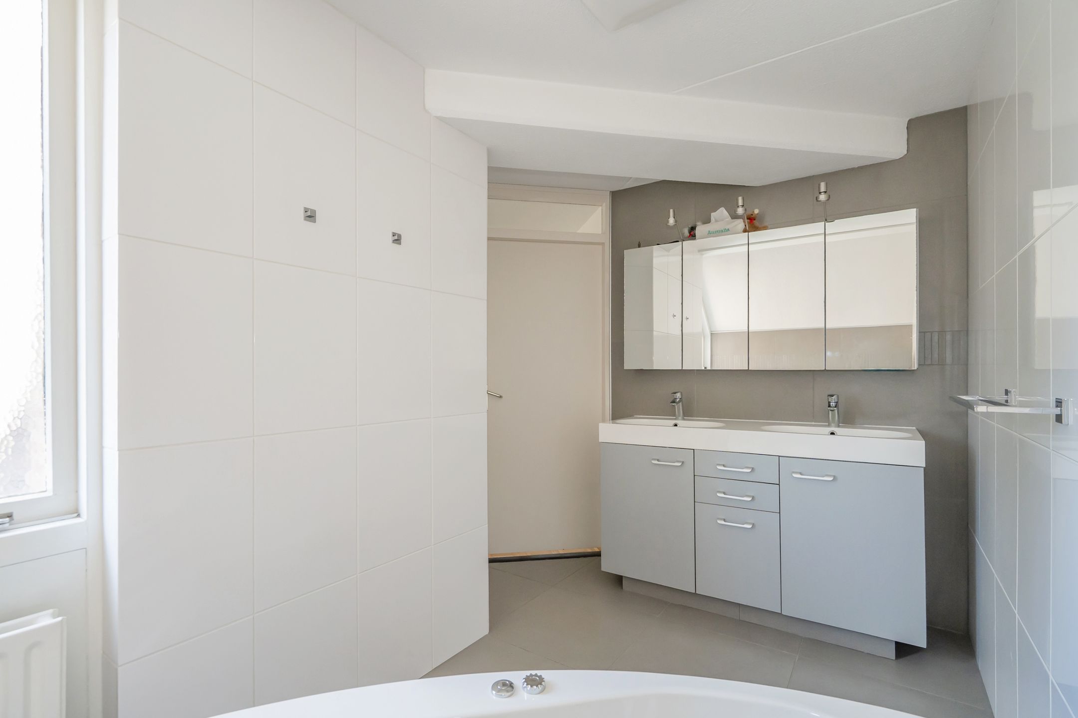 Photo 30 of Bertha von Suttnerstraat 17