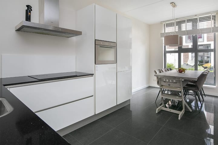 Tussenwoning te huur: Iskurstraat 51, Almere