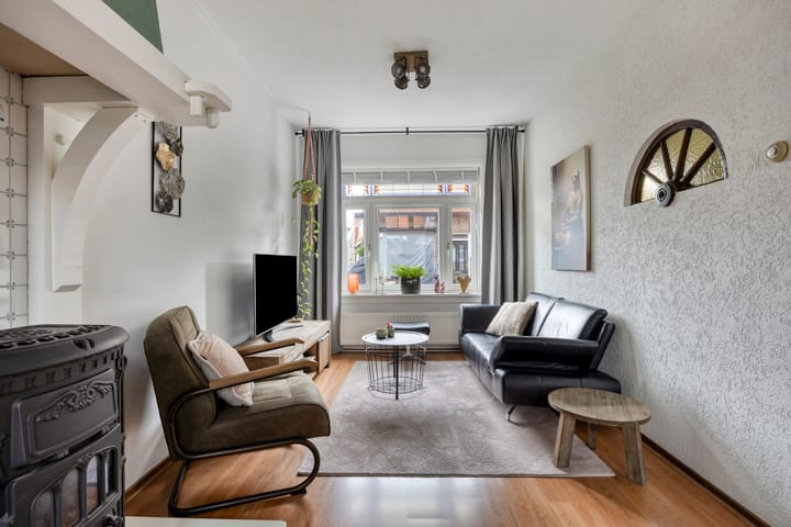 Tussenwoning te koop: Willem de Zwijgerstraat 12, Kampen